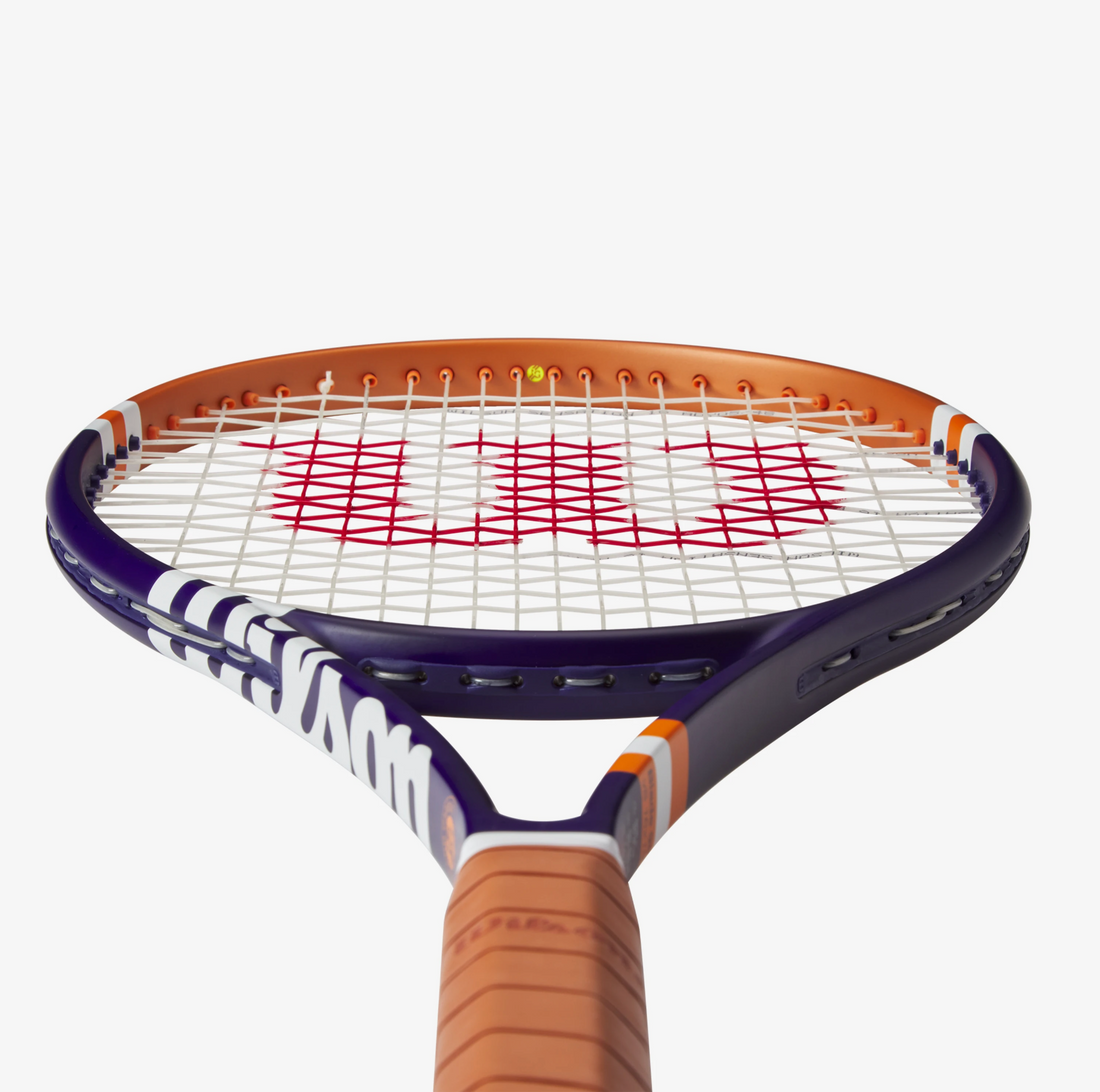 Wilson Roland Garros BLADE 98 16x19 V8 Tennis Racket